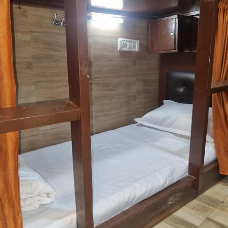 Unibed Dormitory 孟买 外观 照片