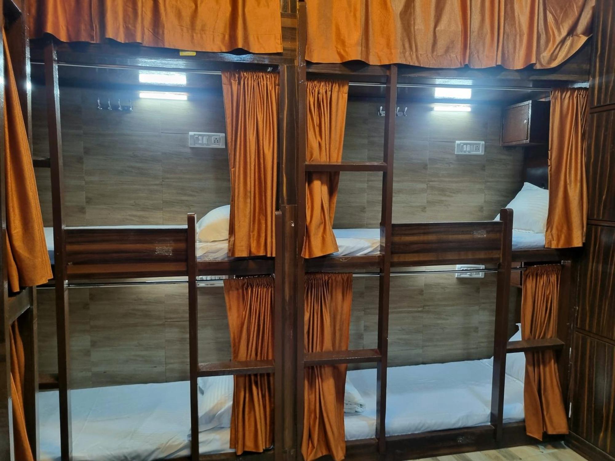 Unibed Dormitory 孟买 外观 照片