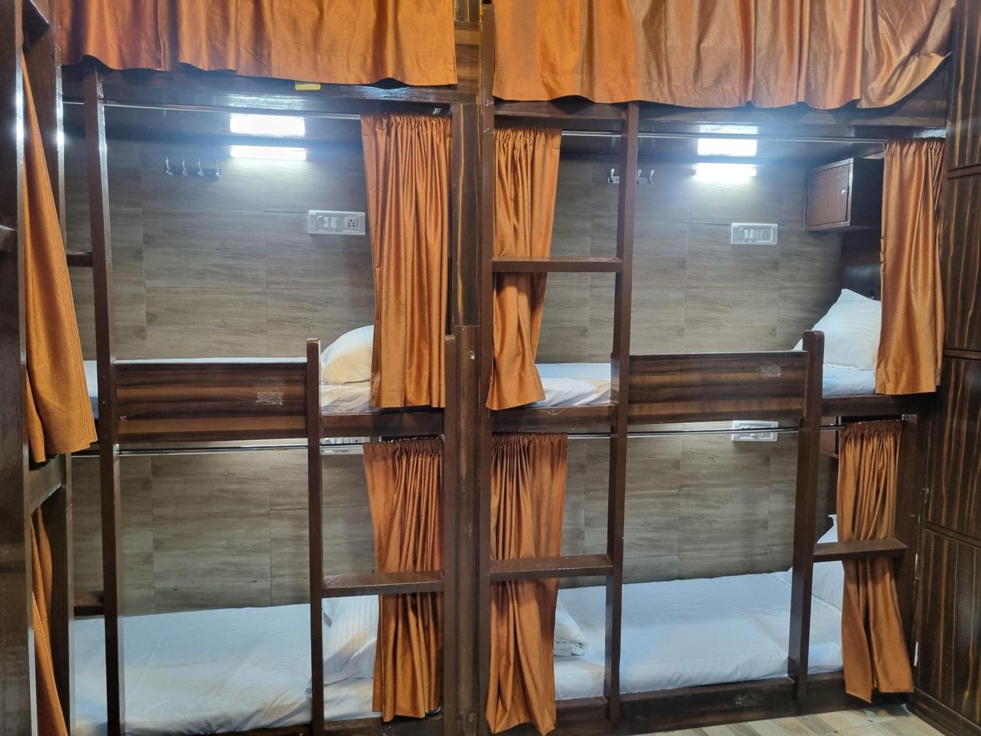 Unibed Dormitory 孟买 外观 照片