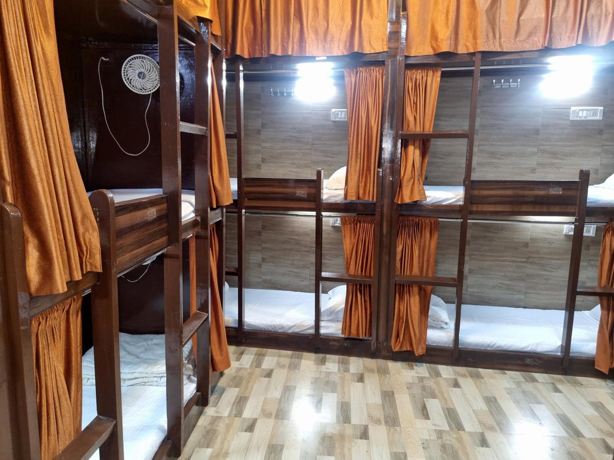 Unibed Dormitory 孟买 外观 照片
