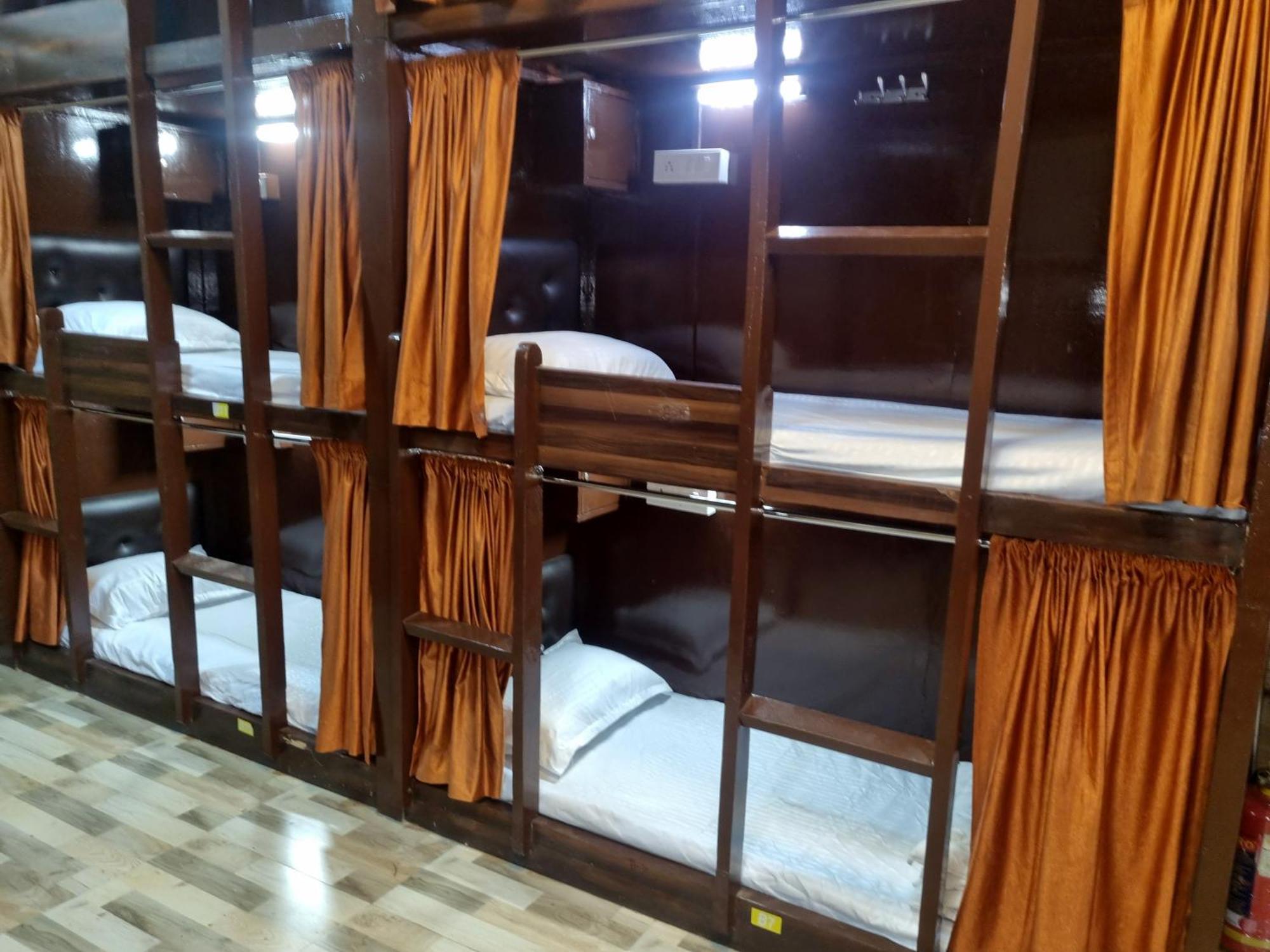 Unibed Dormitory 孟买 外观 照片